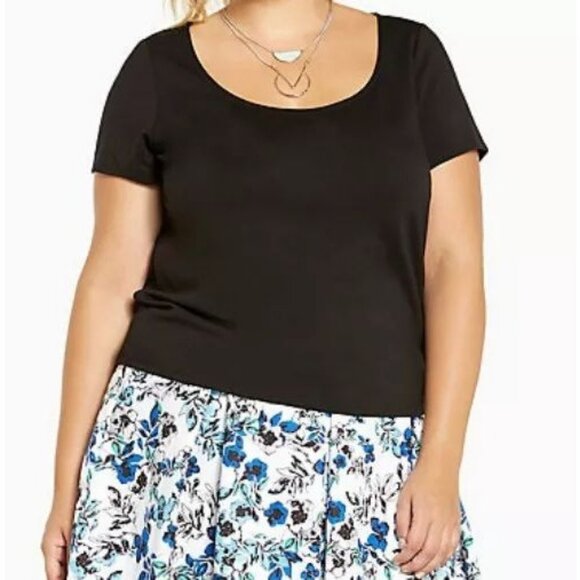 Torrid Size 2x Black Ponte Knit Keyhole CutOut Short Sleeve Top Round Neck - Picture 1 of 8
